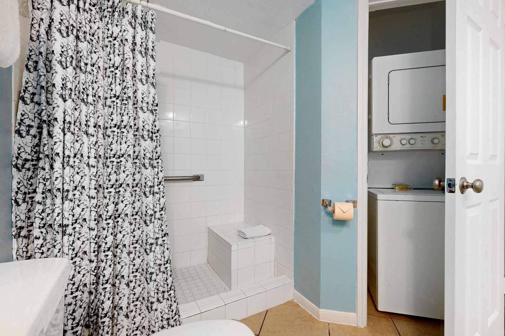 Leeward Isle 104 Apartment